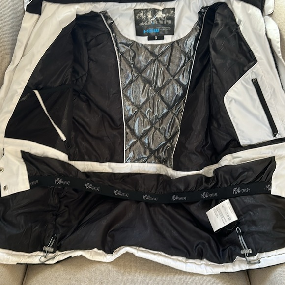 Women's size small winter/ski jacket. - Picture 2 of 5